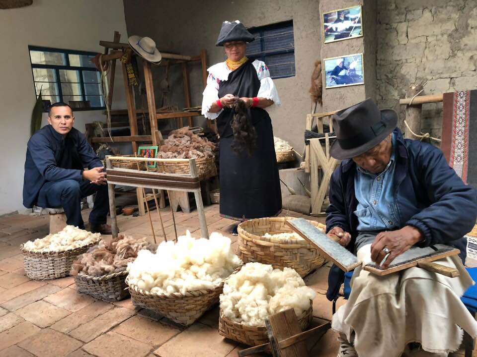 Weavers Luz Marina and family