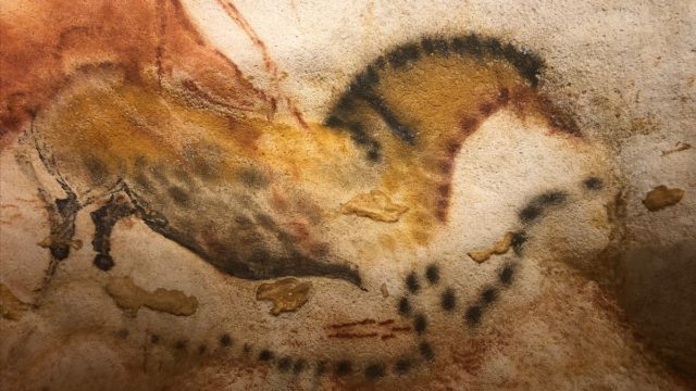 A pony from the walls of the new museum, Lascaux IV. Opened in 2016, the reproduction is among the best ever created. It is an exact replica of the original cave, now permanently closed to all.
