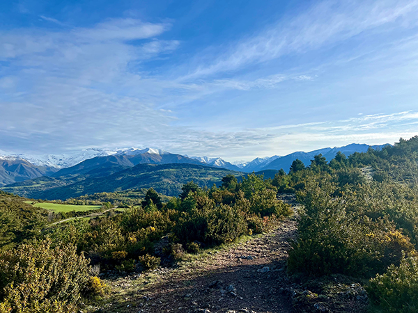 Pyrenees emerge after days of rain, blanketed with new snow above 3000 meters